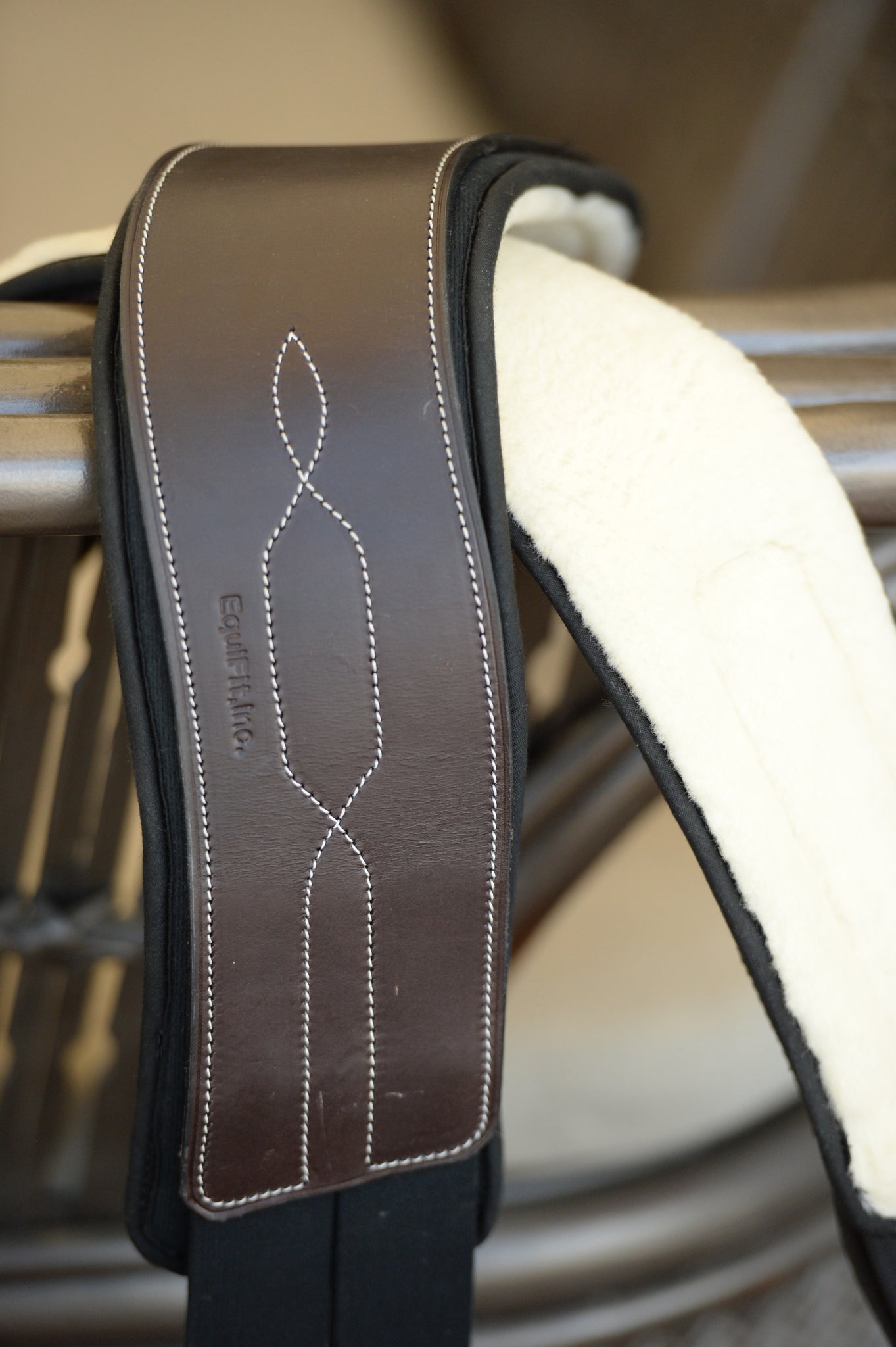 Anatomical Hunter Girth with T-Foam Liner