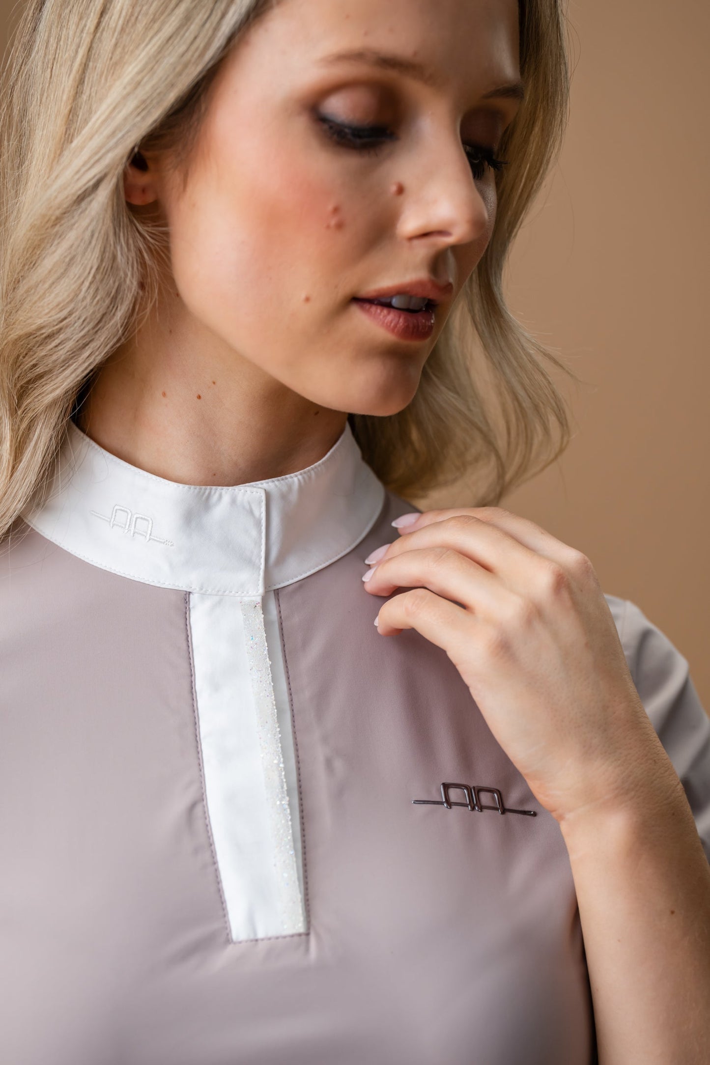Mira Short-Sleeve Show Shirt