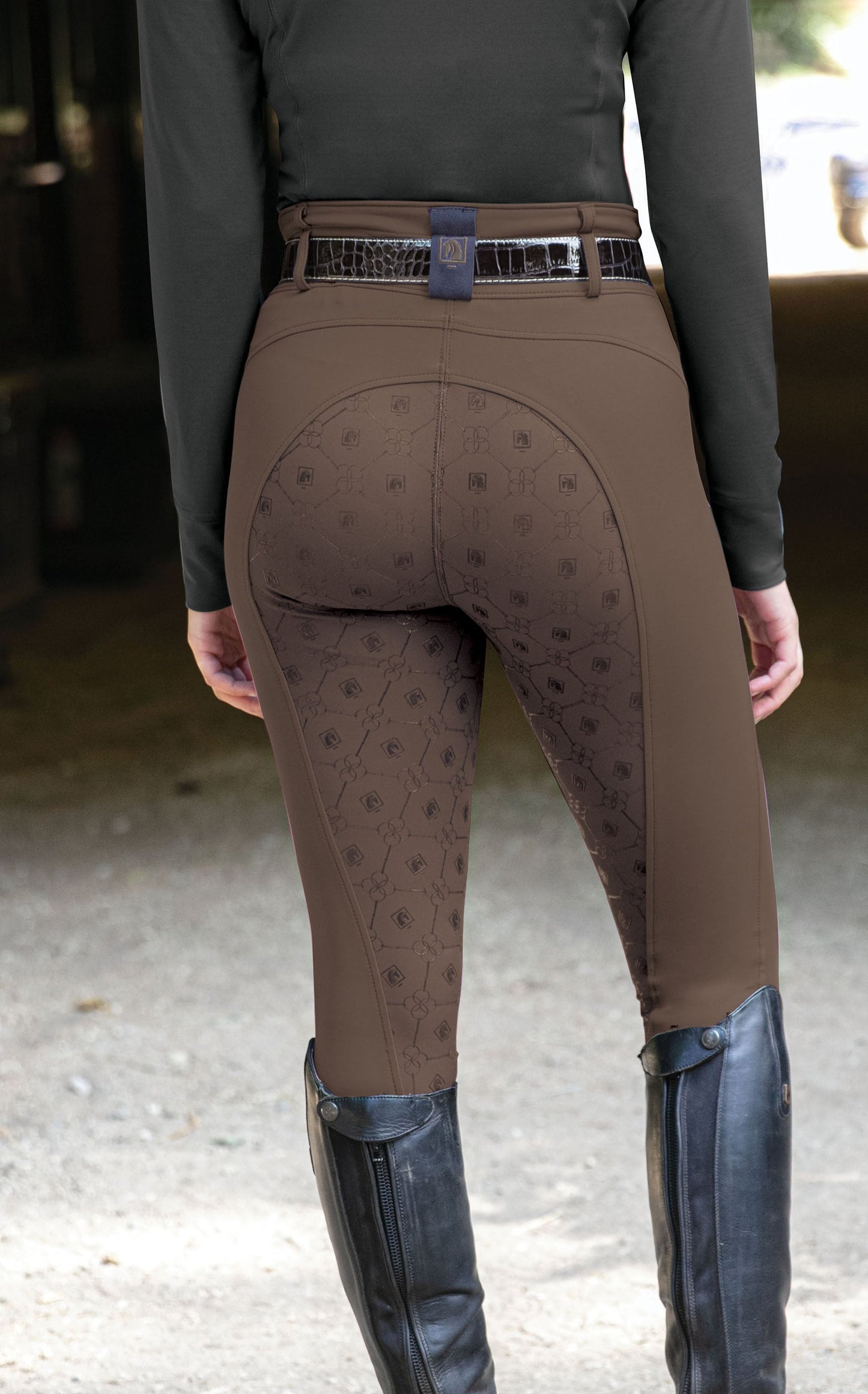 Isabella Silicone Full-Grip Breech