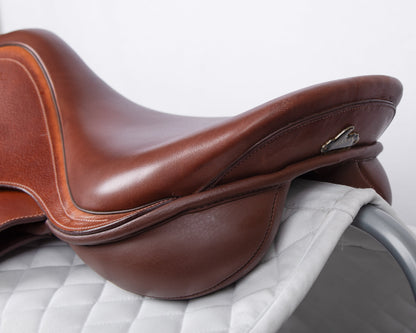 Saddle