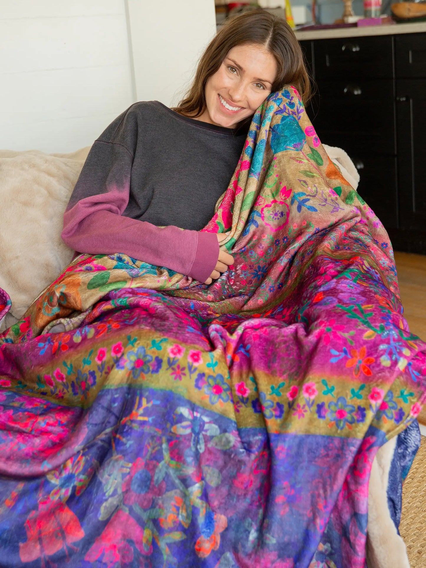 Double-Sided Cozy Throw Blanket - Jewel Border